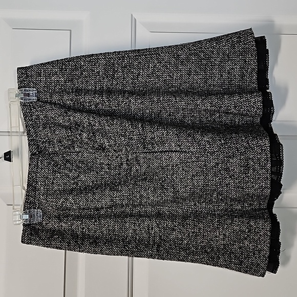 Neiman Marcus Wool Skirt - Picture 4 of 10
